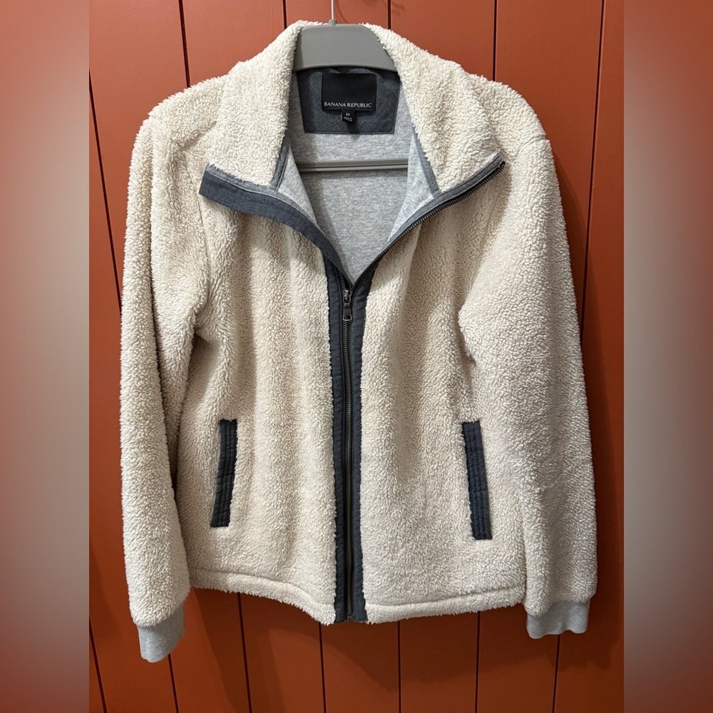 Banana Republic Men’s Cream Sherpa Jacket - Medium